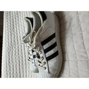 Adidas Superstar Shoes womens Size 5 Classic Shell Toe  Sneakers‎ 2016